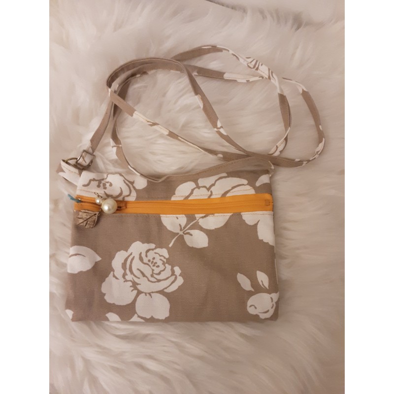 Olkalaukku avaimille ym, 3303