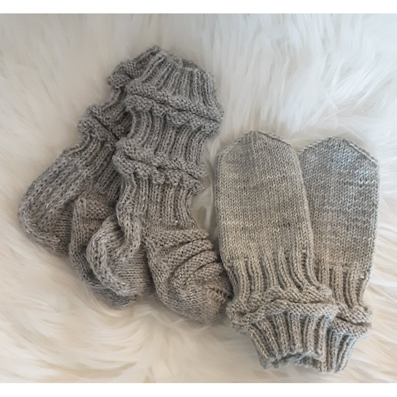 Vauvan sukat ja lapaset setti, 3350